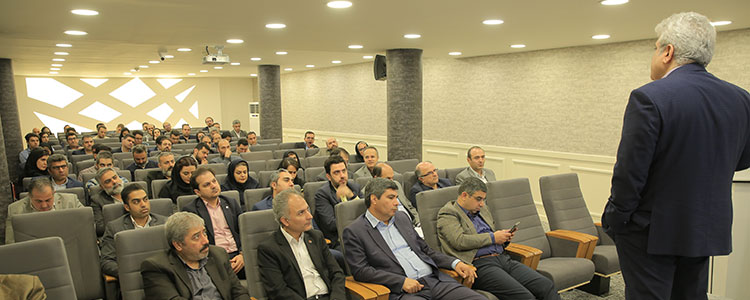 برگزاری سمینار نگاهی به فناوری نوین بانکداری الکترونیک