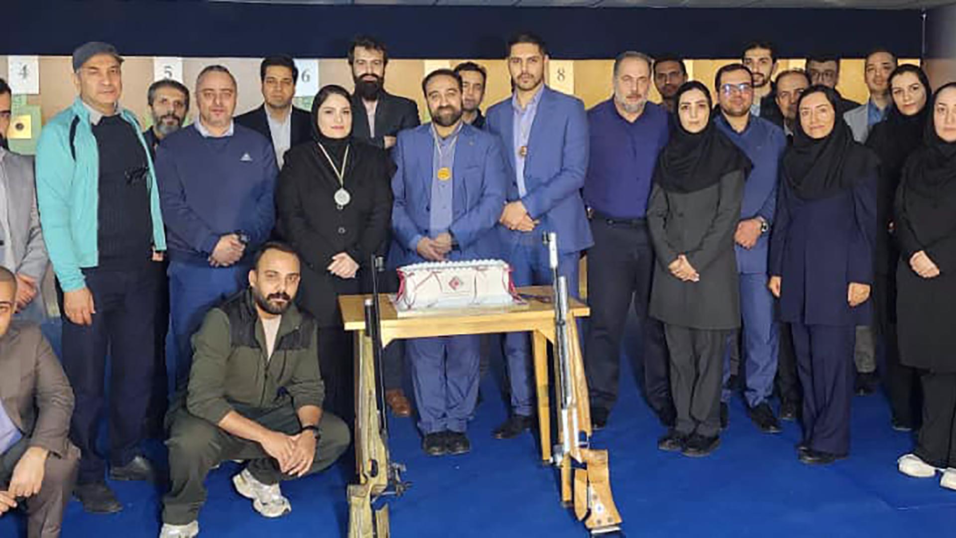 برگزاری مسابقه تیراندازی و جشن روز مرد در گروه داده پردازی پارسیان