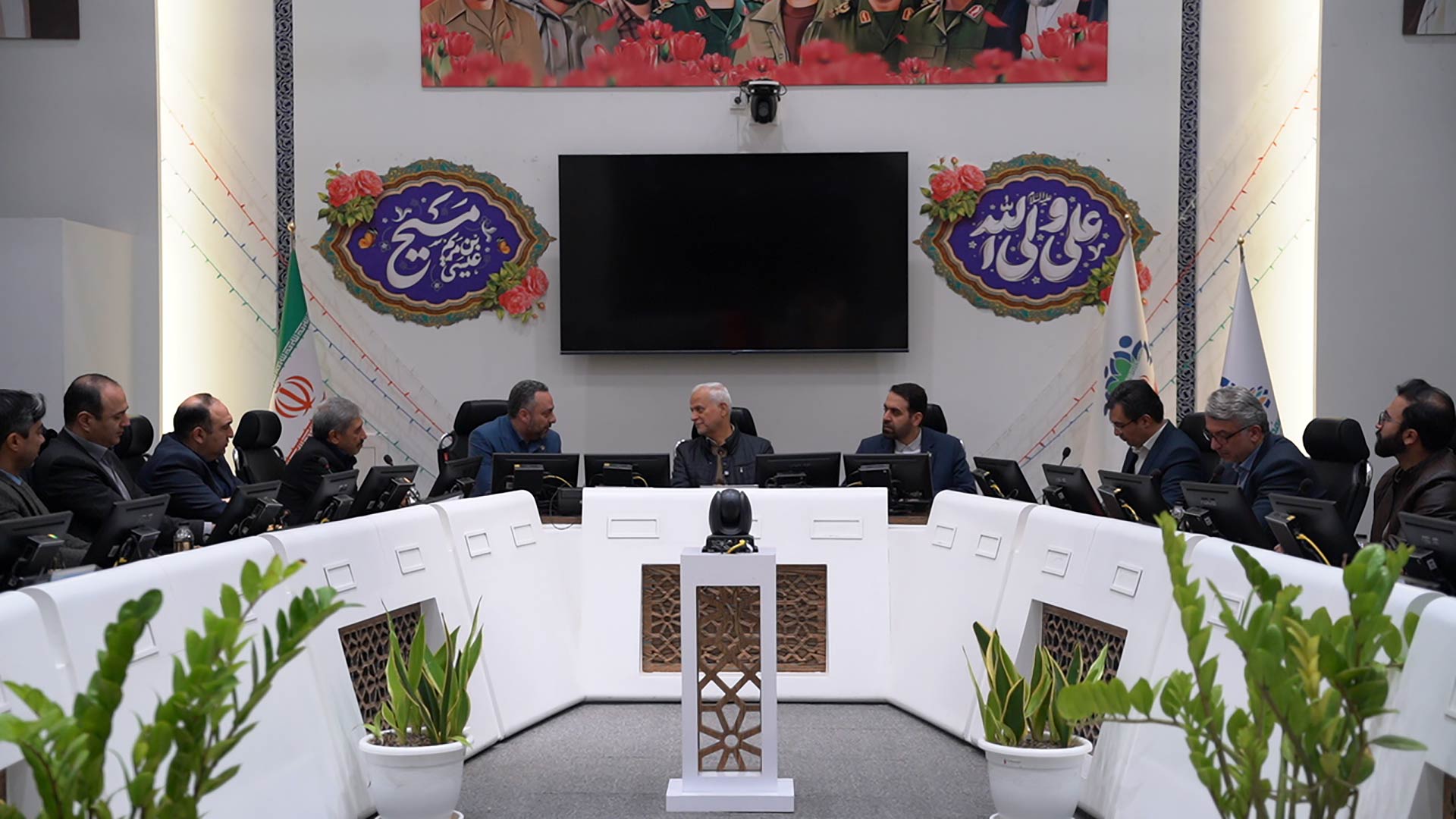 دیدار مدیر عامل گروه داده پردازی پارسیان و هیات همراه با شهردار اصفهان