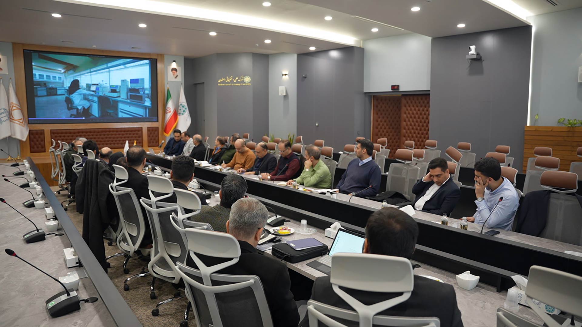 بازدید مدیر عامل گروه داده پردازی پرسیان و مدیران ارشد گروه داده پردازی پارسیان از شهرک علمی و تحقیقاتی اصفهان