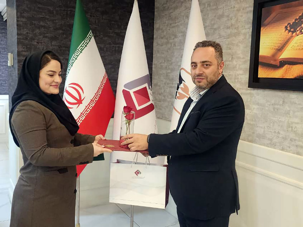 تجلیل از بانوان شاغل در گروه داده‌پردازی پارسیان به مناسبت ولادت حضرت فاطمه زهرا (س) و روز زن