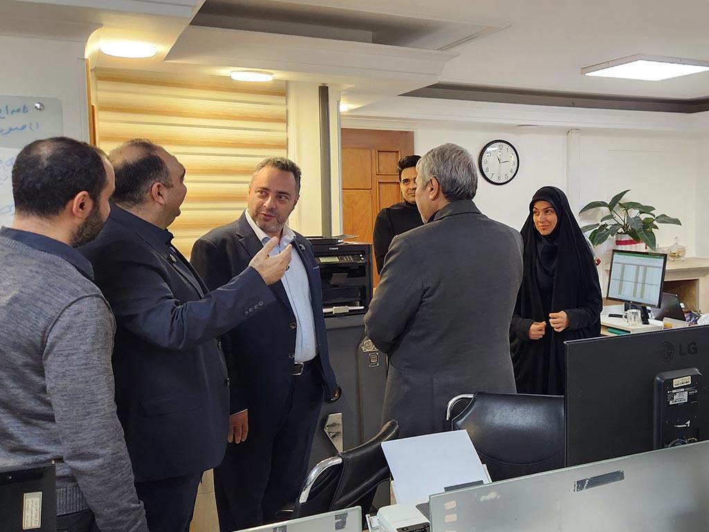 بازدید مدیرعامل گروه داده‌پردازی پارسیان از گروه کیان ایرانیان