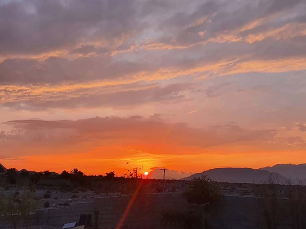 صعود موفق تیم کوهنوردی گرو ه داده پردازی پارسیان به قله تشگر؛ بام استان هرمزگان