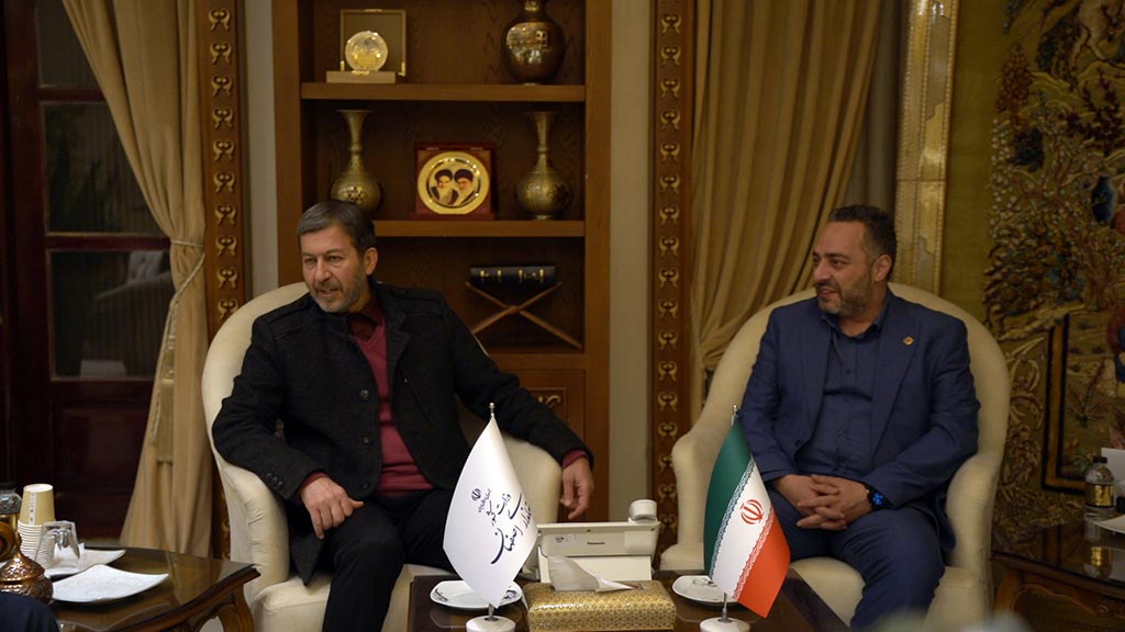 جلسه مشترک مدیر عامل گروه داده پردازی پارسیان و مدیران عامل شرکت های زیر مجموعه گروه با استاندار محترم اصفهان