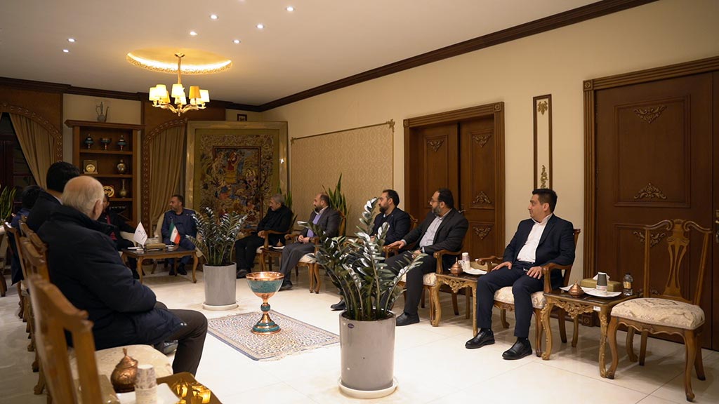 جلسه مشترک مدیر عامل گروه داده پردازی پارسیان و مدیران عامل شرکت های زیر مجموعه گروه با استاندار محترم اصفهان