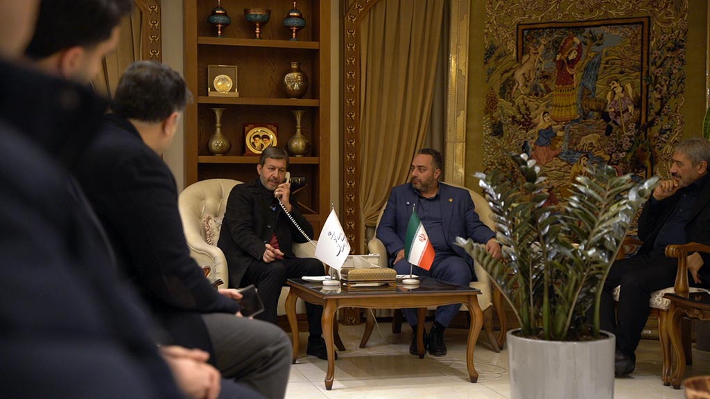 جلسه مشترک مدیر عامل گروه داده پردازی پارسیان و مدیران عامل شرکت های زیر مجموعه گروه با استاندار محترم اصفهان