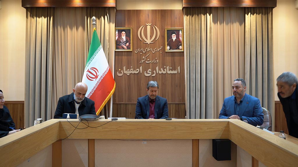 جلسه مشترک مدیر عامل گروه داده پردازی پارسیان و مدیران عامل شرکت های زیر مجموعه گروه با استاندار محترم اصفهان