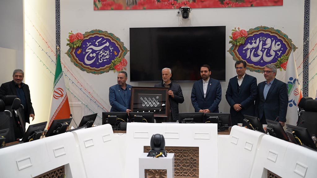 دیدار مدیر عامل گروه داده پردازی پارسیان و هیات همراه با شهردار اصفهان