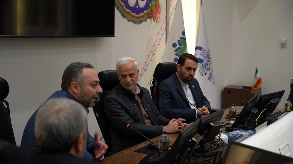 دیدار مدیر عامل گروه داده پردازی پارسیان و هیات همراه با شهردار اصفهان