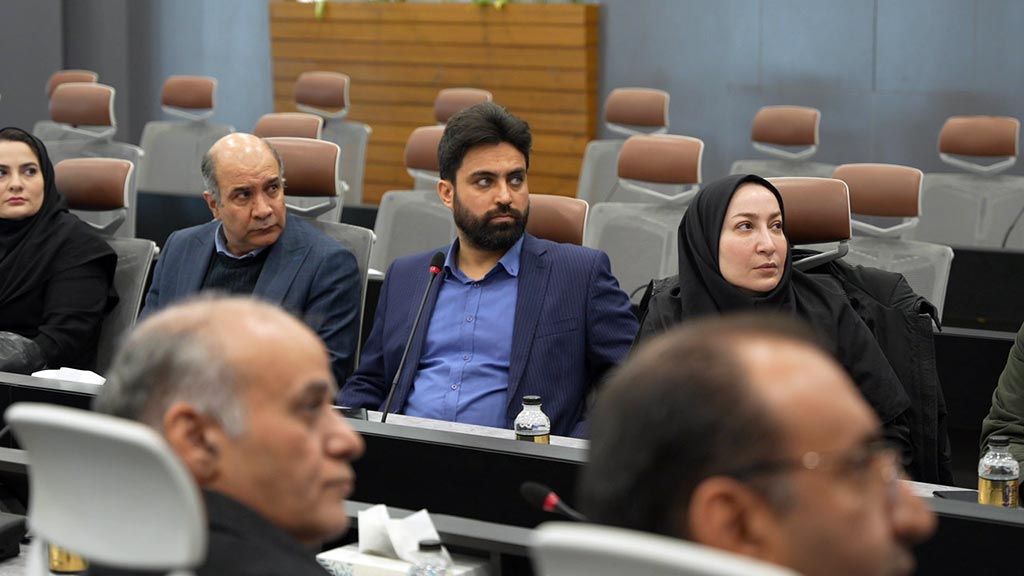 بازدید مدیر عامل گروه داده پردازی پرسیان و مدیران ارشد گروه داده پردازی پارسیان از شهرک علمی و تحقیقاتی اصفهان