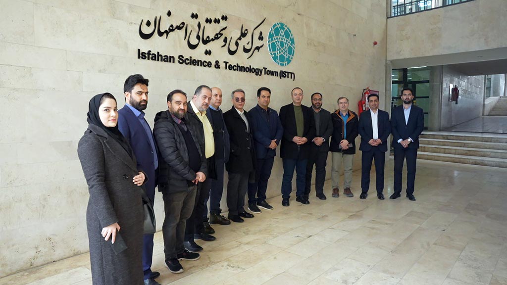 بازدید مدیر عامل گروه داده پردازی پرسیان و مدیران ارشد گروه داده پردازی پارسیان از شهرک علمی و تحقیقاتی اصفهان