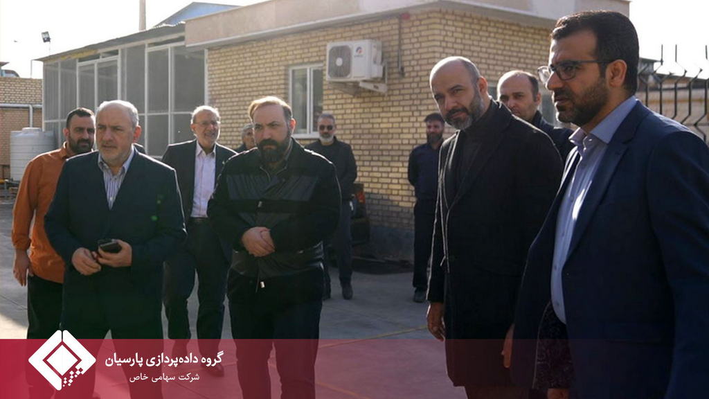 بازدید مدیرعامل بانک پارسیان از کارخانه تولید تجهیزات شرکت تجارت الکترونیک پارسیان کیش