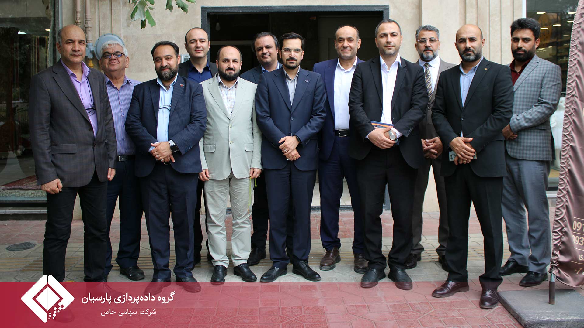 بررسی چالش‌ها و ظرفیت‌های نمایندگی‌های تجارت الکترونیک پارسیان در استان مازندران