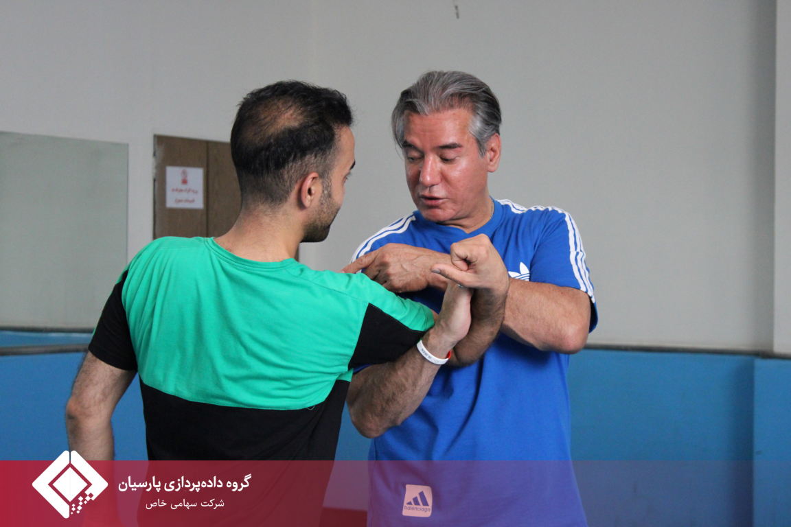 برگزاری دوره آموزشی ساواته و دفاع شخصی در گروه داده‌پردازی پارسیان