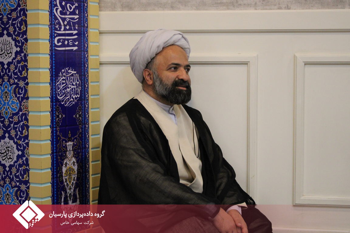 تجلیل از برگزیدگان مسابقه کتابخوانی در گروه داده‌پردازی پارسیان همزمان با عید میلاد نبی اکرم (ص)